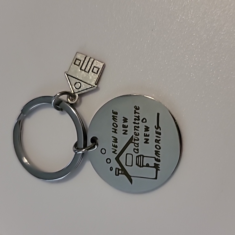 Housewarming Keychain - Picture 2 of 4